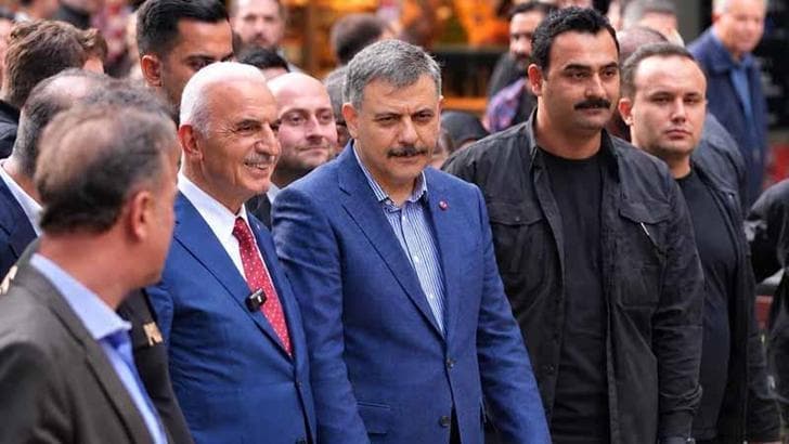 Bakan Çiftci, 'Türkiye Yüzyılı Buluşmaları' kapsamında Ümraniye’yi ziyaret etti
