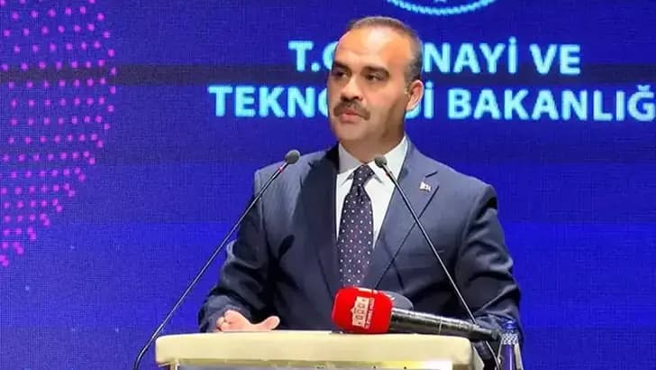 Bakan Kacır: Türkiye ekonomisi ihracat rotasında kararlılıkla ilerliyor